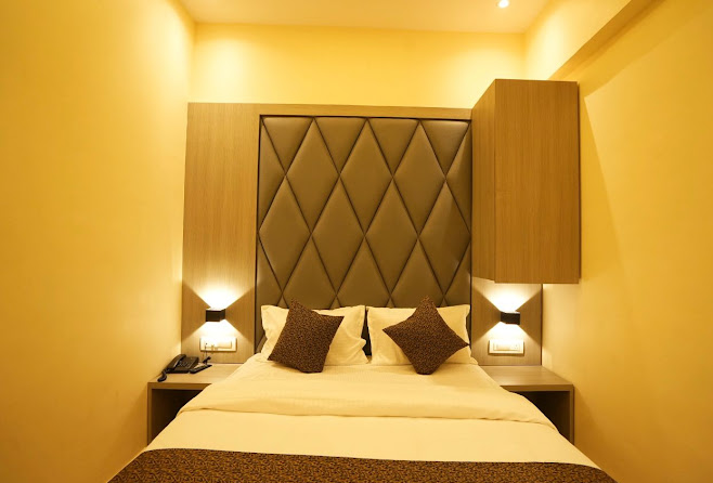 HOTEL BOSTON  Chembur Camp, BPCL Colony, Azad Nagar, Chembur | DELUXE ROOM